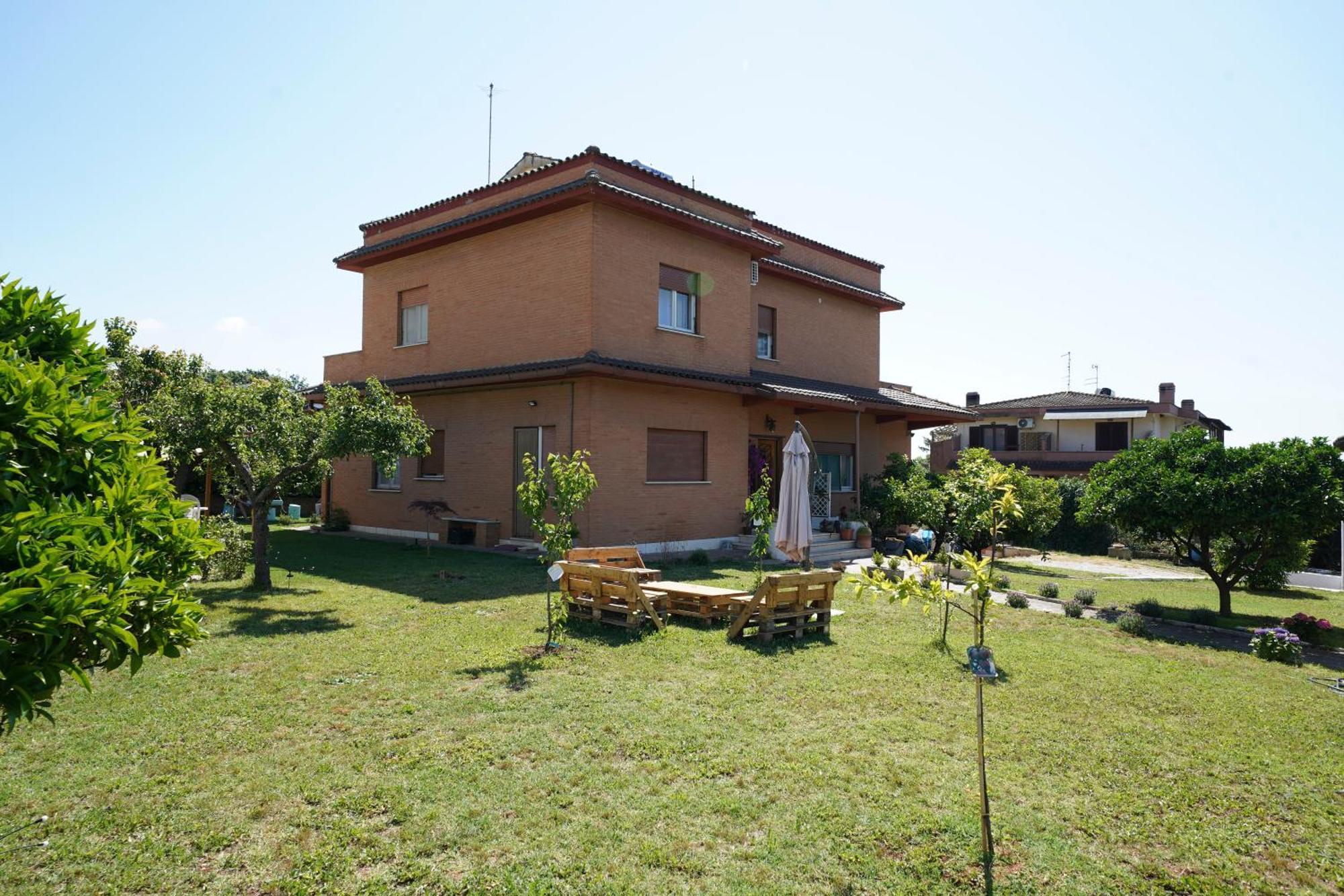 Da Piero E Gina Hotel Palidoro Exterior photo