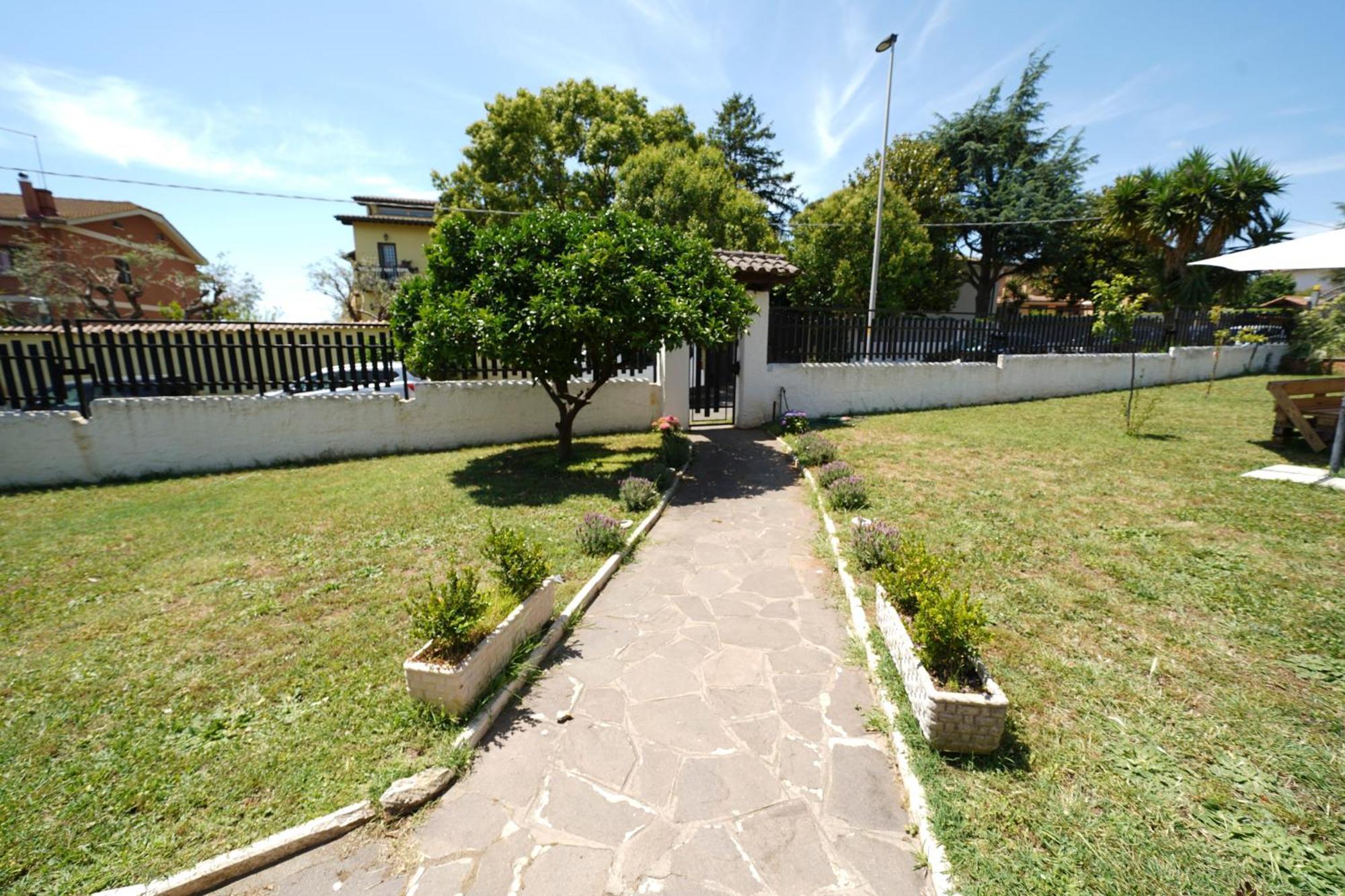 Da Piero E Gina Hotel Palidoro Exterior photo
