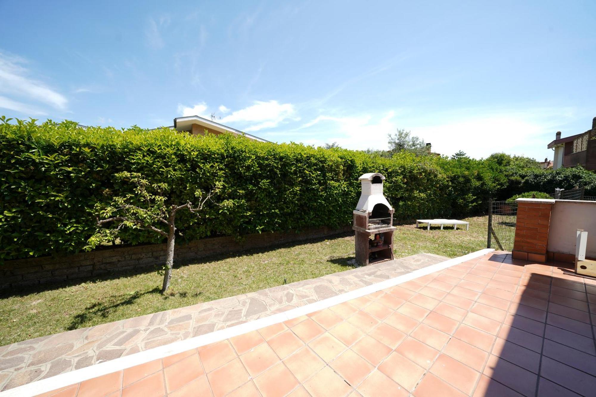 Da Piero E Gina Hotel Palidoro Exterior photo